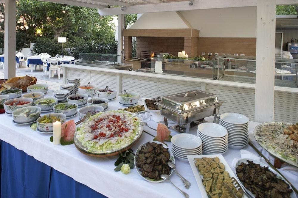 Alexandra Plaza Hotel ريتشوني المظهر الخارجي الصورة